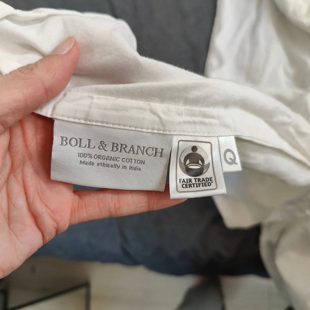 Boll & Branch Queen Flat Sheet White 100% Organic Cotton Minimalist Bedding
